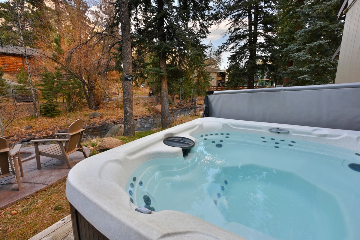 Fox Cabin Private Hot Tub